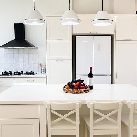 הבית הלבן בכפר בלום Villa Ngoại thất bức ảnh