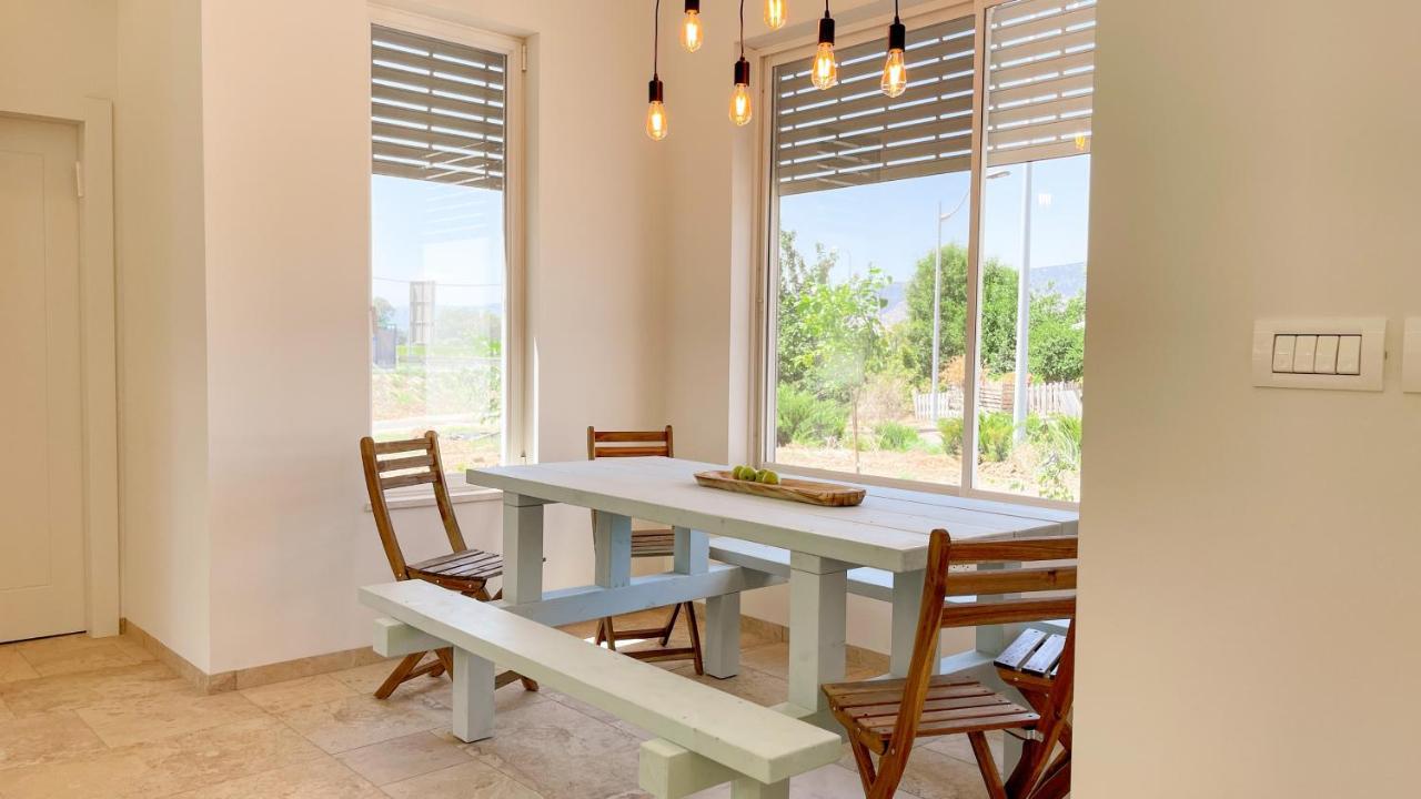 הבית הלבן בכפר בלום Villa Ngoại thất bức ảnh