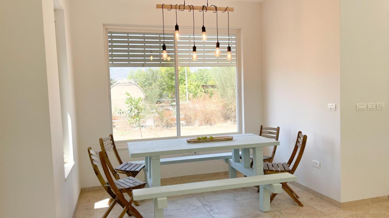 הבית הלבן בכפר בלום Villa Ngoại thất bức ảnh